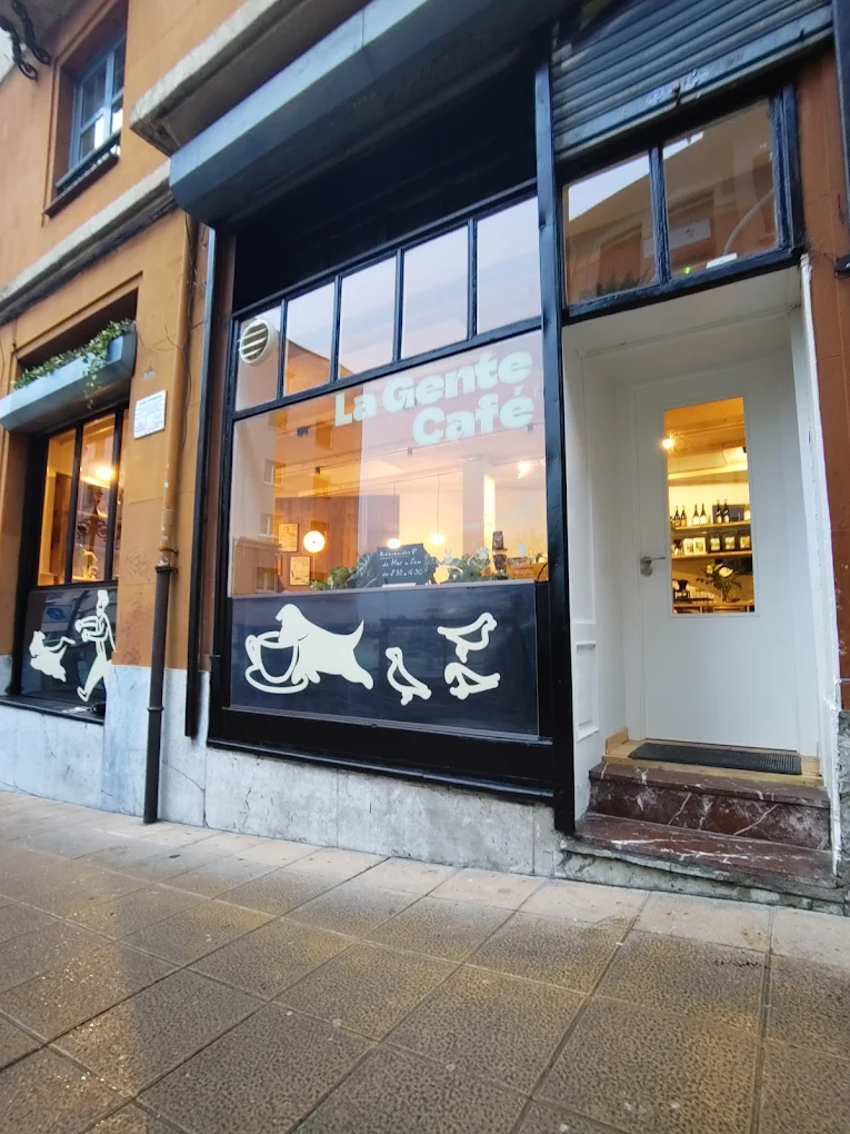 Interior de La Gente Café